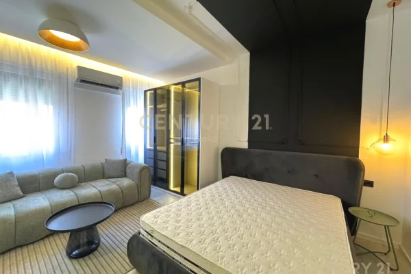 Komuna e Parisit, Studio moderne per qira!