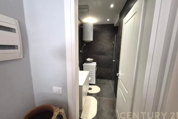 Appartamento in vendita a Tirana 2+1, Arredato