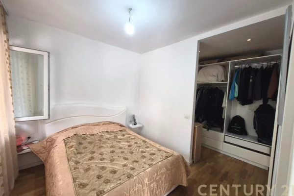 Appartamento in vendita a Tirana 2+1, Arredato