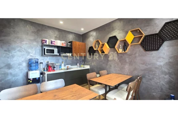 Shitet zyre elitare ne zemer te Bllokut!