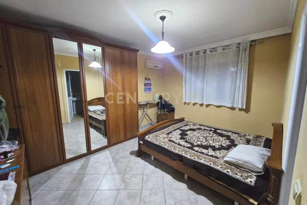 Appartamento in vendita a Tirana 2+1, Arredato