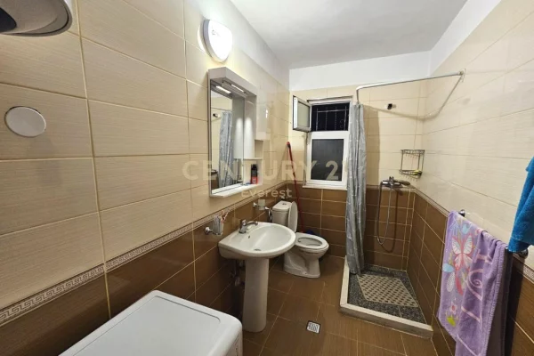 Appartamento in vendita a Tirana 2+1, Arredato