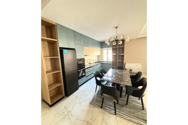 Shtepi me qera Apartament ne Tirane, 2+1, Mobilimi E mobiluar, Pagesa 1,000  Euro.