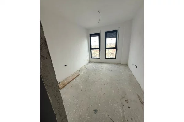 Appartamento in vendita a Tirana 1+1, Vuoto