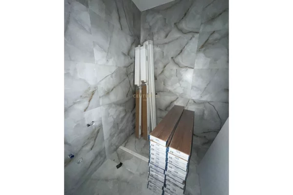 Appartamento in vendita a Tirana 1+1, Vuoto