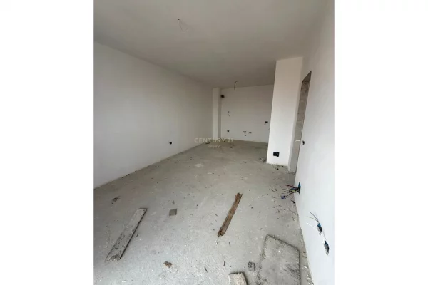 Appartamento in vendita a Tirana 1+1, Vuoto