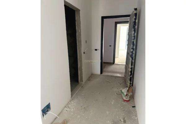 Appartamento in vendita a Tirana 1+1, Vuoto