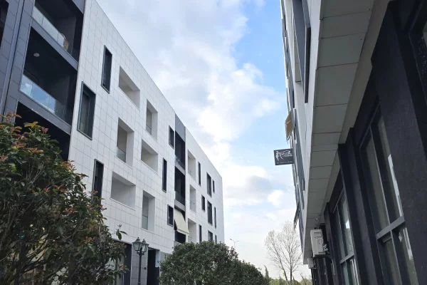 🏡 Apartament 2+1+verandë me qira – Spitali i Kafsheve, Tiranë!!