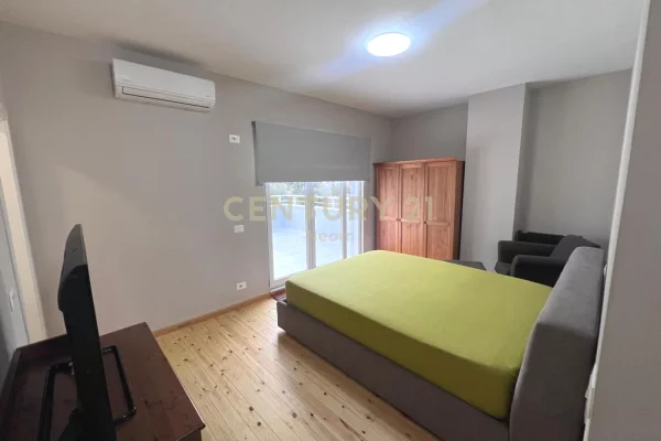 Penthouse (panoramic top floor) for rent in Tirana 3+1, Furnished