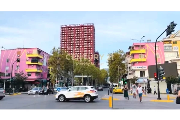 Ambiente Commerciale in Affitto 1+1 a Tirana - 280,000 Leke