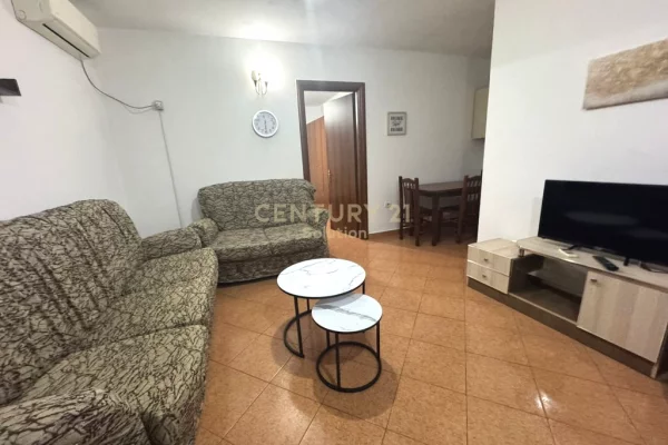 JAPIM PER QIRA APARAMENT 1+1 NE MYSLYM SHYR!