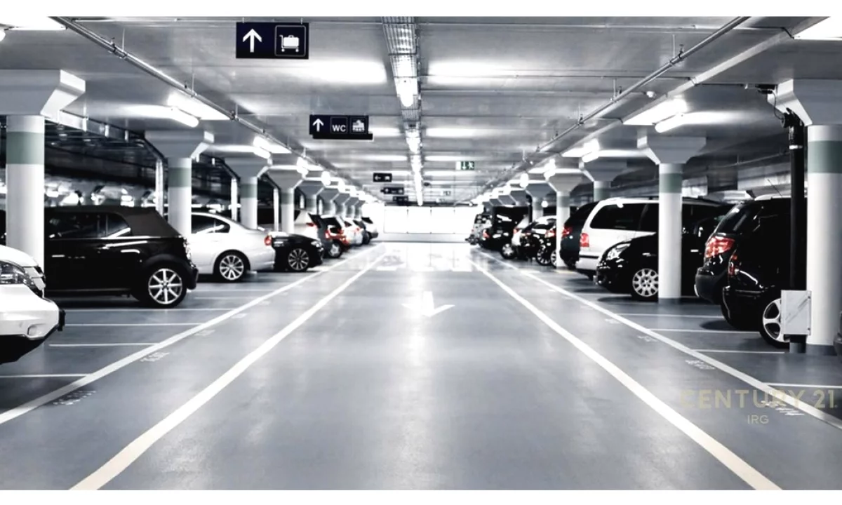 Shiten 20 Poste Parkimi tek Komuna e Parisit!