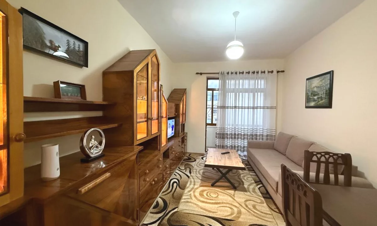 Shtepi me qera Apartament ne Tirane, 1+1, Mobilimi E mobiluar, Pagesa 55,000  Leke.