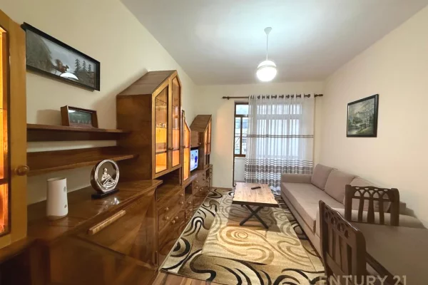 APARTAMENT 1+1 PER QIRA TIRANA E RE PRANE GARDES