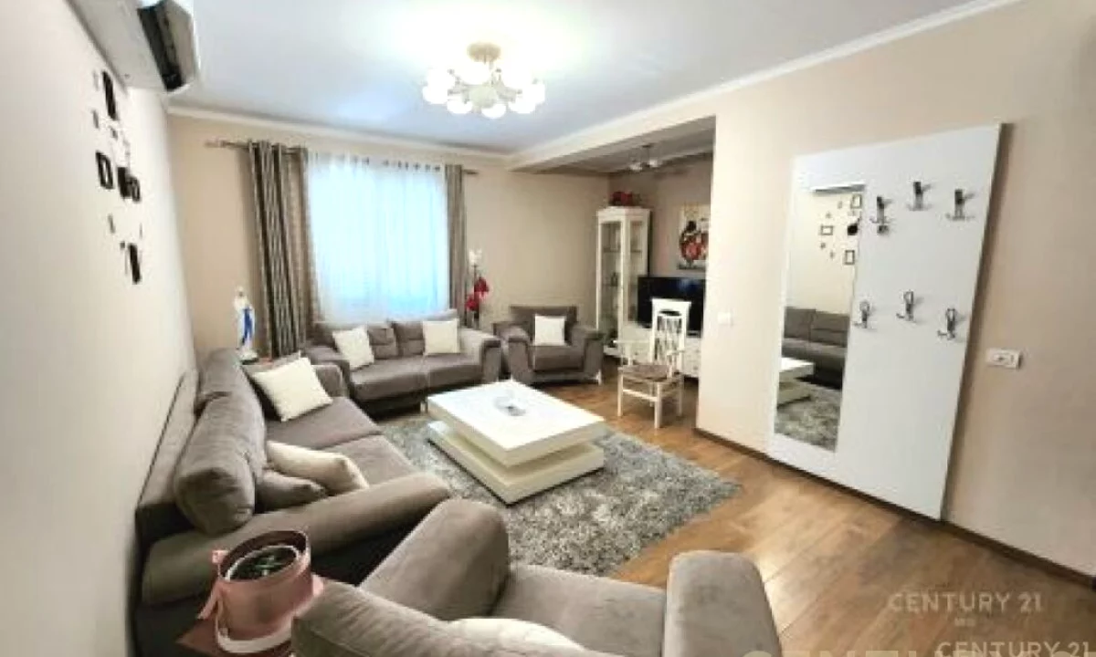 Shtepi me qera Apartament ne Tirane, 3+1, Mobilimi E mobiluar, Pagesa 1,000  Euro.