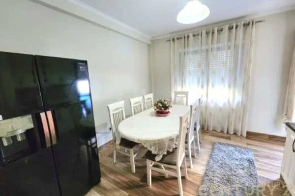 Shtepi me qera Apartament ne Tirane, 3+1, Mobilimi E mobiluar, Pagesa 1,000  Euro.