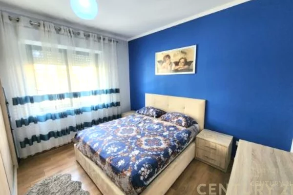 Shtepi me qera Apartament ne Tirane, 3+1, Mobilimi E mobiluar, Pagesa 1,000  Euro.
