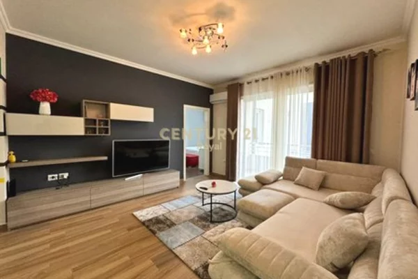 Jepet me qira apartament 2+1 ne kinostudio ne nje kompleks te ri