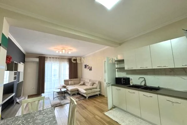 Shtepi me qera Apartament ne Tirane, 2+1, Mobilimi E mobiluar, Pagesa 700  Euro.