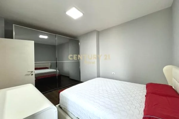 Shtepi me qera Apartament ne Tirane, 2+1, Mobilimi E mobiluar, Pagesa 700  Euro.