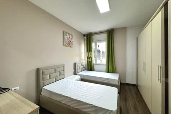 Shtepi me qera Apartament ne Tirane, 2+1, Mobilimi E mobiluar, Pagesa 700  Euro.