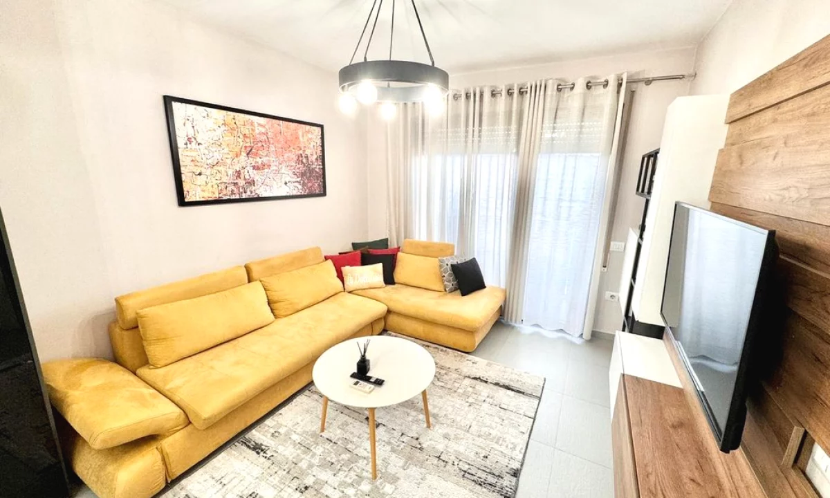 Shtepi me qera Apartament ne Tirane, 1+1, Mobilimi E mobiluar, Pagesa 900  Euro.