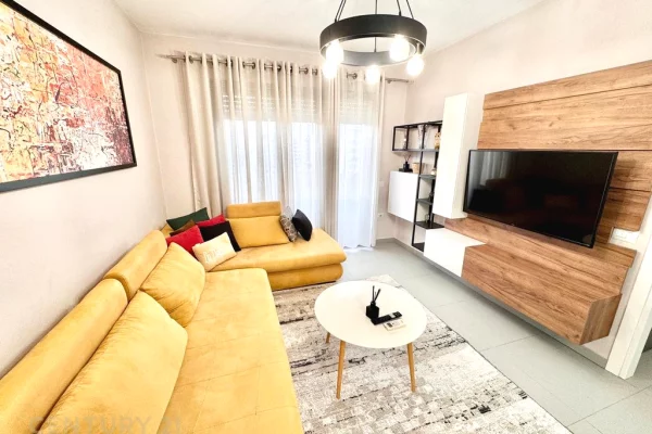 Shtepi me qera Apartament ne Tirane, 1+1, Mobilimi E mobiluar, Pagesa 900  Euro.