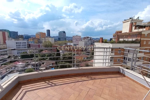 Shtepi me qera Apartament ne Tirane, 2+1, Mobilimi E mobiluar, Pagesa 650  Euro.