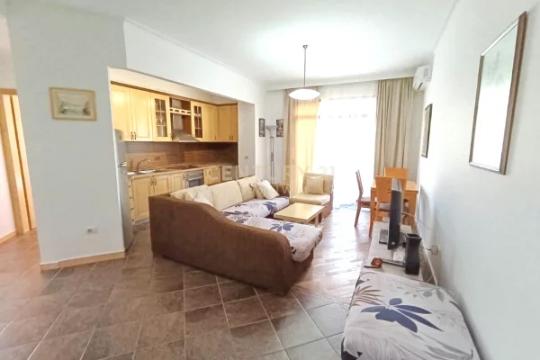 Shtepi me qera 2+1 ne Tirane - 650 Euro