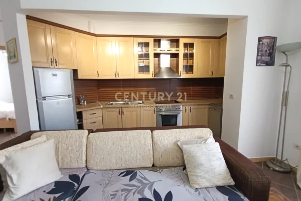 Shtepi me qera Apartament ne Tirane, 2+1, Mobilimi E mobiluar, Pagesa 650  Euro.