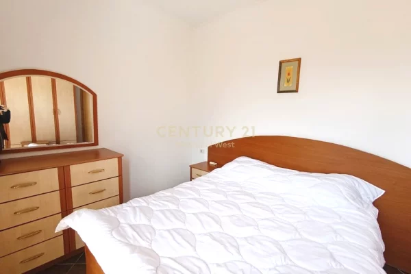 Shtepi me qera Apartament ne Tirane, 2+1, Mobilimi E mobiluar, Pagesa 650  Euro.