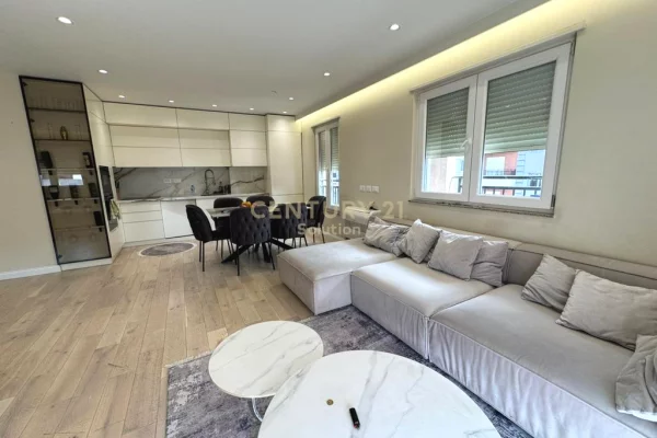 Shtepi ne shitje Apartament ne Tirane, 1+1, Mobilimi E mobiluar, Pagesa 170,000  Euro.