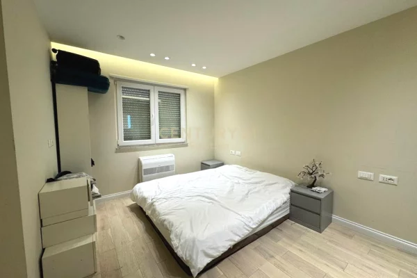 Shtepi ne shitje Apartament ne Tirane, 1+1, Mobilimi E mobiluar, Pagesa 170,000  Euro.