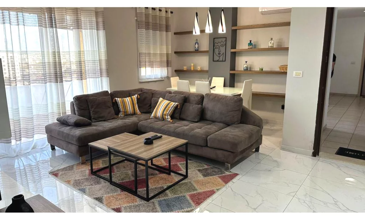 Shtepi me qera Apartament ne Tirane, 2+1, Mobilimi E mobiluar, Pagesa 550  Euro.