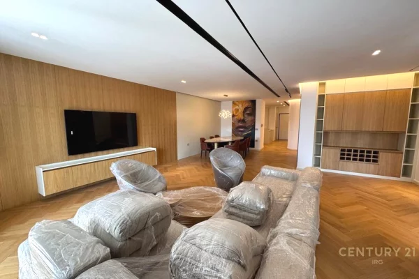 Shtepi me qera Apartament ne Tirane, 2+1, Mobilimi E mobiluar, Pagesa 2,500  Euro.