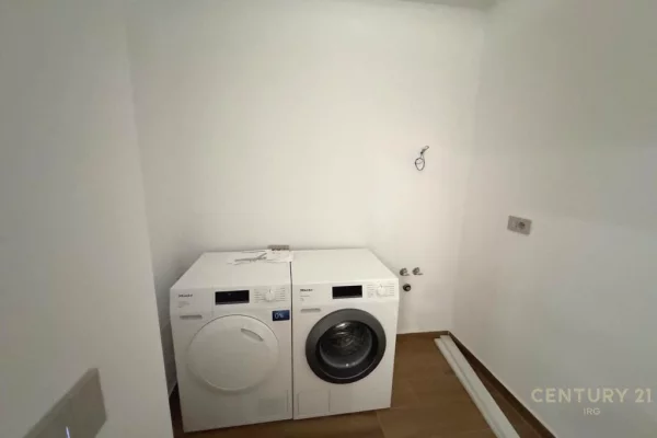 Shtepi me qera Apartament ne Tirane, 2+1, Mobilimi E mobiluar, Pagesa 2,500  Euro.