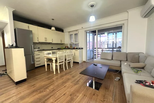 Globe, Japim me qira apartament 2+1