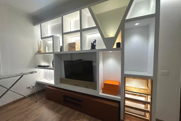 Shtepi me qera Apartament ne Tirane, 2+1, Mobilimi E mobiluar, Pagesa 650  Euro.