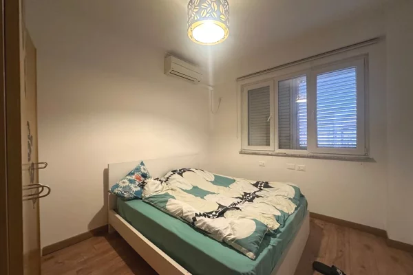 Shtepi me qera Apartament ne Tirane, 2+1, Mobilimi E mobiluar, Pagesa 650  Euro.