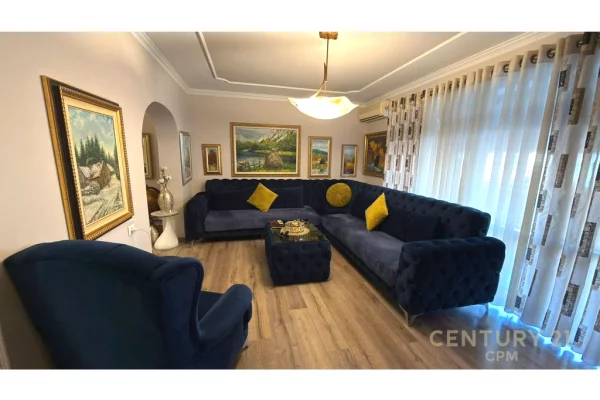 Shitet apartament 2+1+2 tek Rruga Naim Frasheri