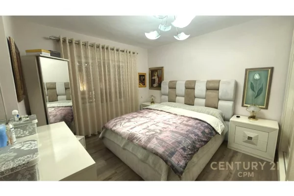 Shtepi ne shitje Apartament ne Tirane, 2+1, Mobilimi E mobiluar, Pagesa 225,000  Euro.