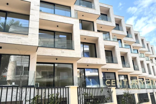 Shtepi ne shitje Apartament ne Sarande, 1+1, Mobilimi Bosh, pa mobiluar, Pagesa 225,000  Euro.