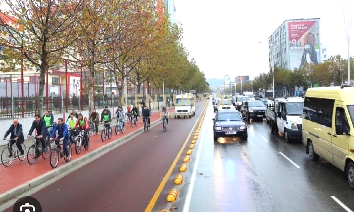 Shtepi me qera Vila Luksoze ne Tirane, 3+1, Mobilimi E mobiluar, Pagesa 800  Euro.