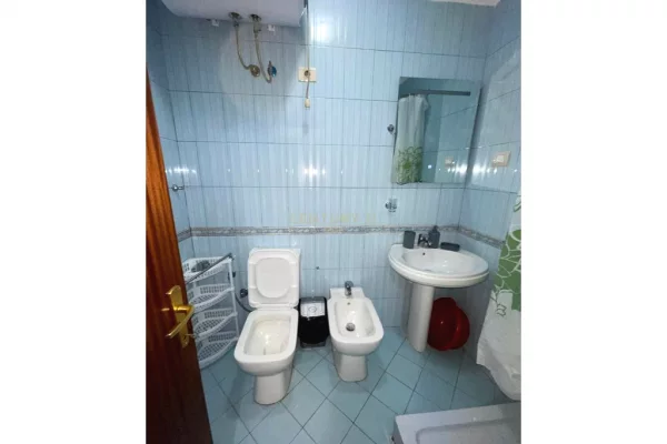 Shtepi me qera Apartament ne Tirane, 1+1, Mobilimi E mobiluar, Pagesa 650  Euro.