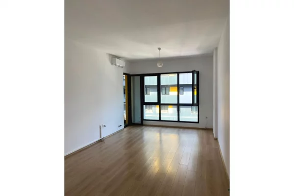 Japim zyrë me qira te Square 21!