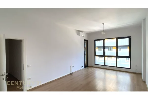 Japim zyre me qira te Square 21!