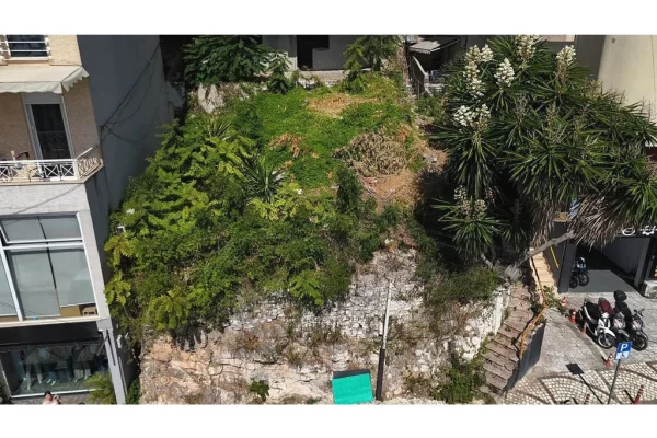 QENDER-SARANDE, SHESIM 200M2 TRUALL