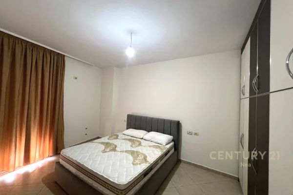 Shtepi me qera Apartament ne Tirane, 3+1, Mobilimi E mobiluar, Pagesa 500  Euro.