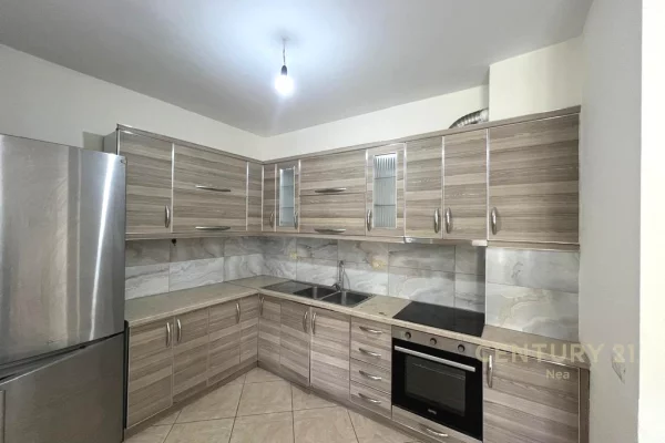 Shtepi me qera Apartament ne Tirane, 3+1, Mobilimi E mobiluar, Pagesa 500  Euro.