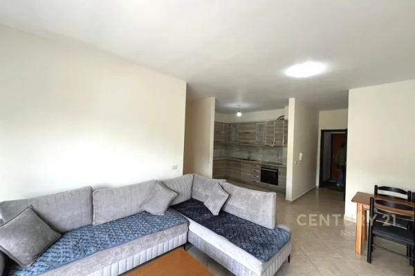 Shtepi me qera Apartament ne Tirane, 3+1, Mobilimi E mobiluar, Pagesa 500  Euro.